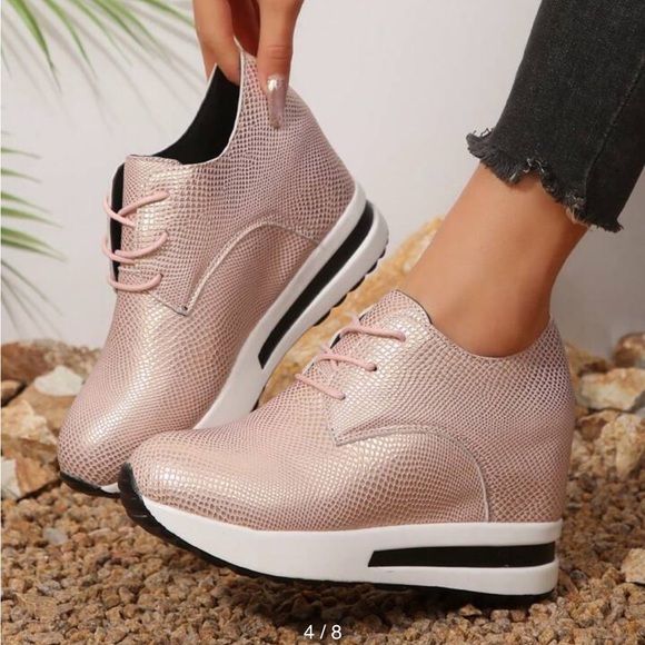 Shoes With Wedge Heels NWT - Picture 4 of 8